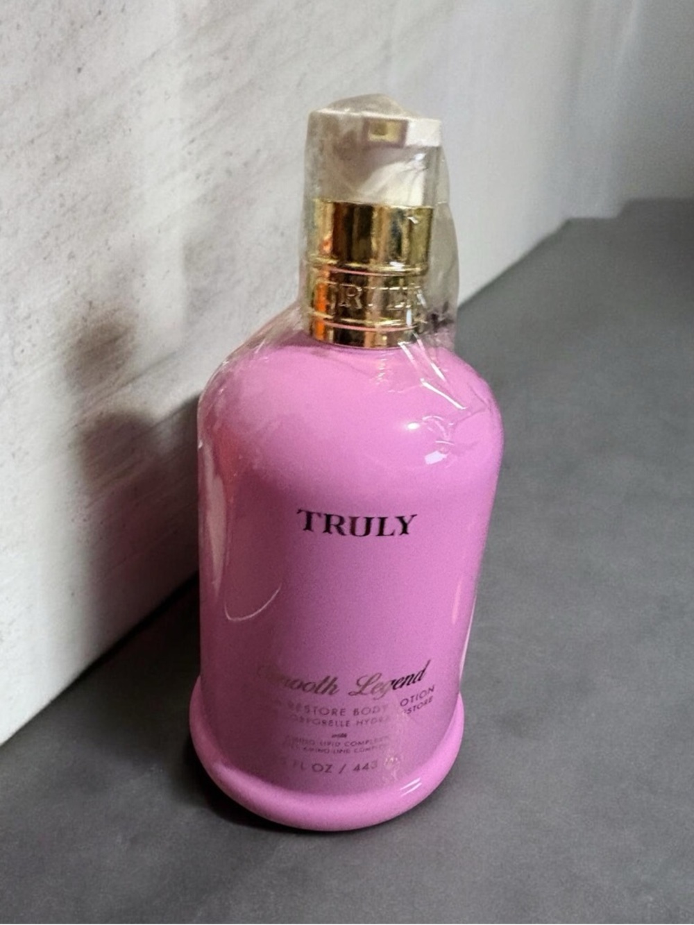 TRULY Smooth Legend Hydra Restore Body Lotion